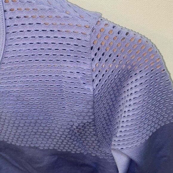 FABLETICS Musetta Seamless Perforated Women’s Long Sleeve Top - Picture 4 of 6